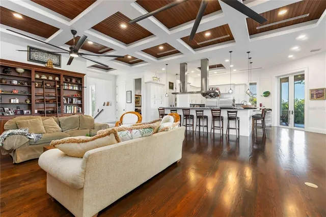 $13,900,000 | 6680 Gulf Of Mexico Drive, Longboat Key, FL 34228