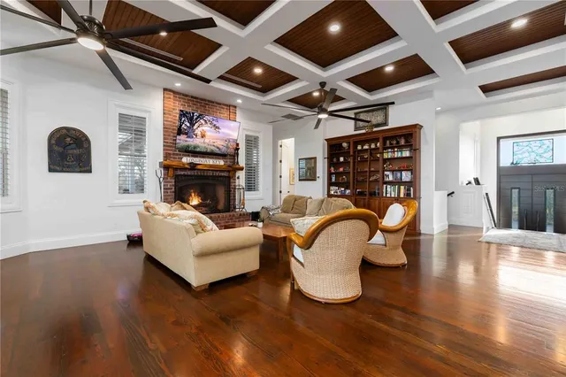 $13,900,000 | 6680 Gulf Of Mexico Drive, Longboat Key, FL 34228