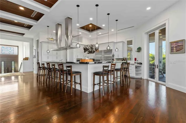 $13,900,000 | 6680 Gulf Of Mexico Drive, Longboat Key, FL 34228