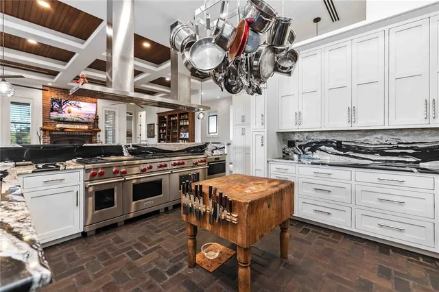 $13,900,000 | 6680 Gulf Of Mexico Drive, Longboat Key, FL 34228