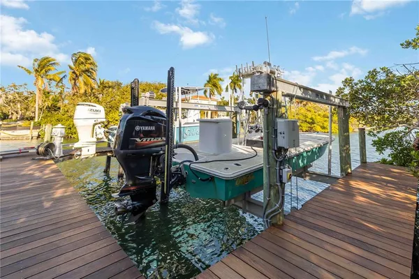 $13,900,000 | 6680 Gulf Of Mexico Drive, Longboat Key, FL 34228