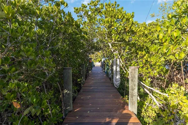 $13,900,000 | 6680 Gulf Of Mexico Drive, Longboat Key, FL 34228