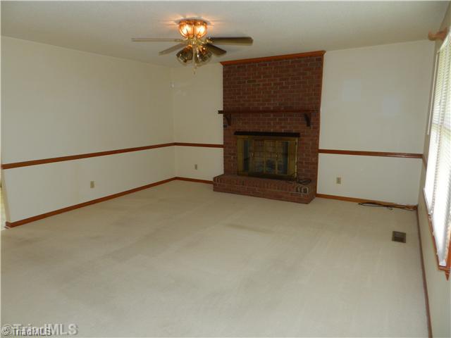 1502 Payne Road Lexington, NC 27295 - Photo 3 of 16 Living Room.