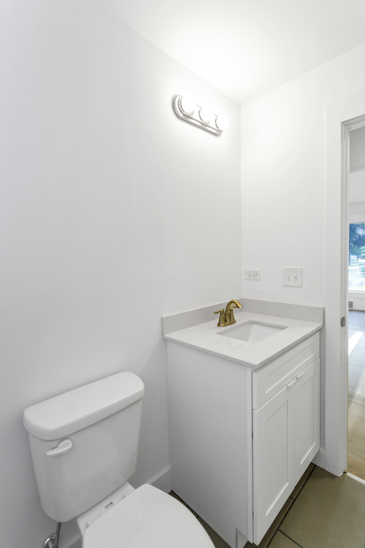 122 North Maple Street Mount Prospect, IL 60056 - Photo 27 of 39 Gallery Image 27