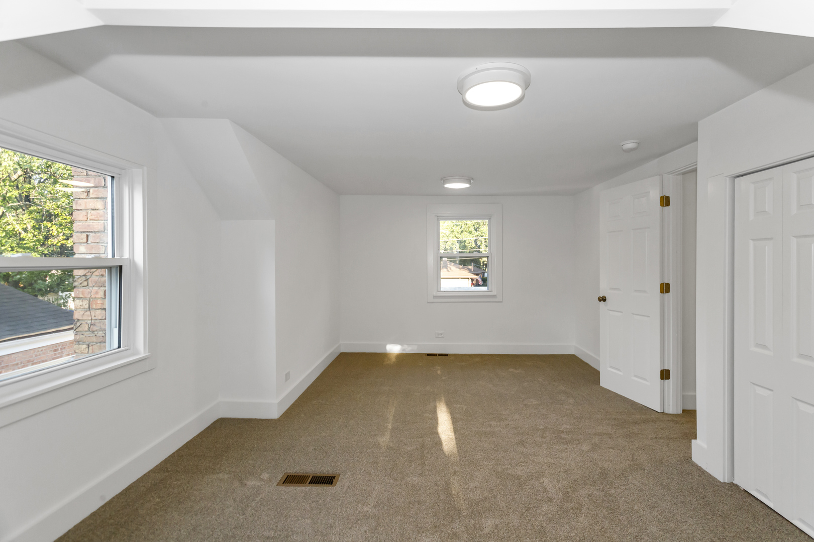 122 North Maple Street Mount Prospect, IL 60056 - Photo 31 of 39 Gallery Image 31