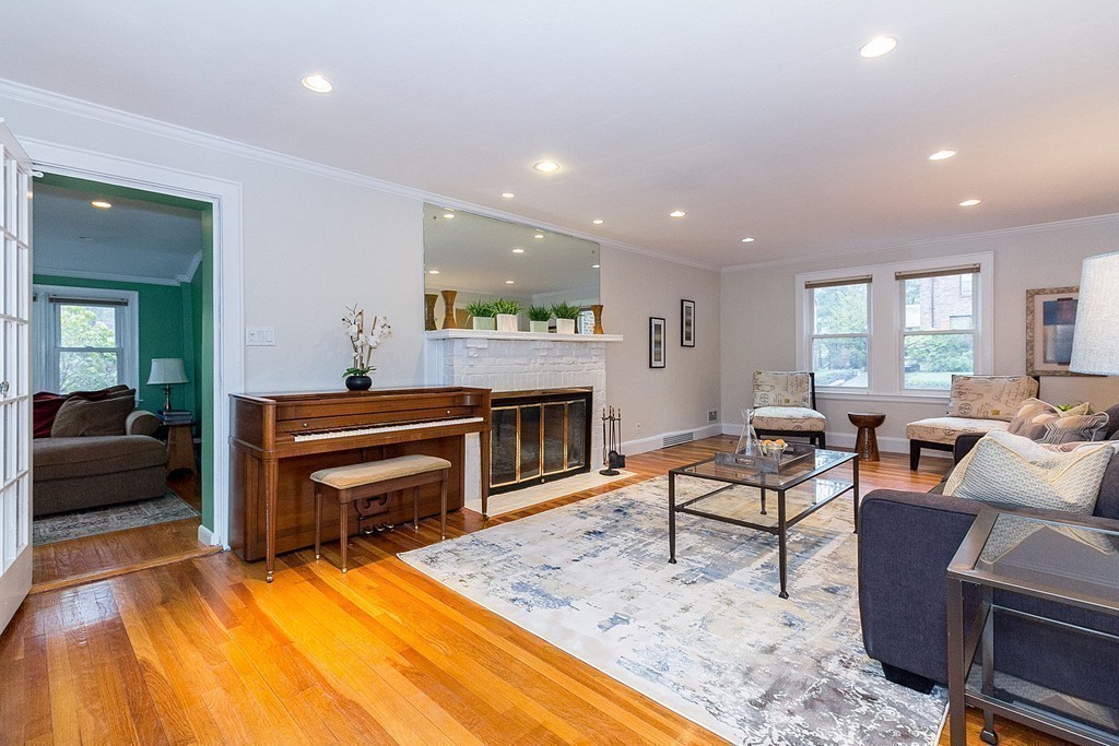 378 Russett Road Brookline, MA 02467 - Photo 15 of 29