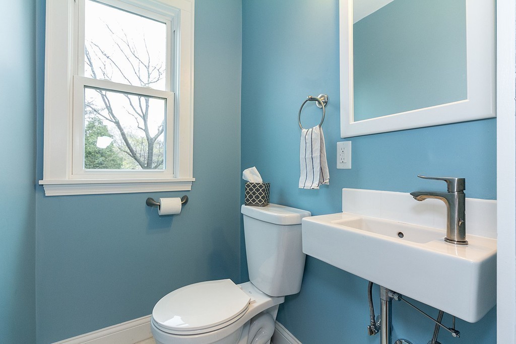 378 Russett Road Brookline, MA 02467 - Photo 17 of 29