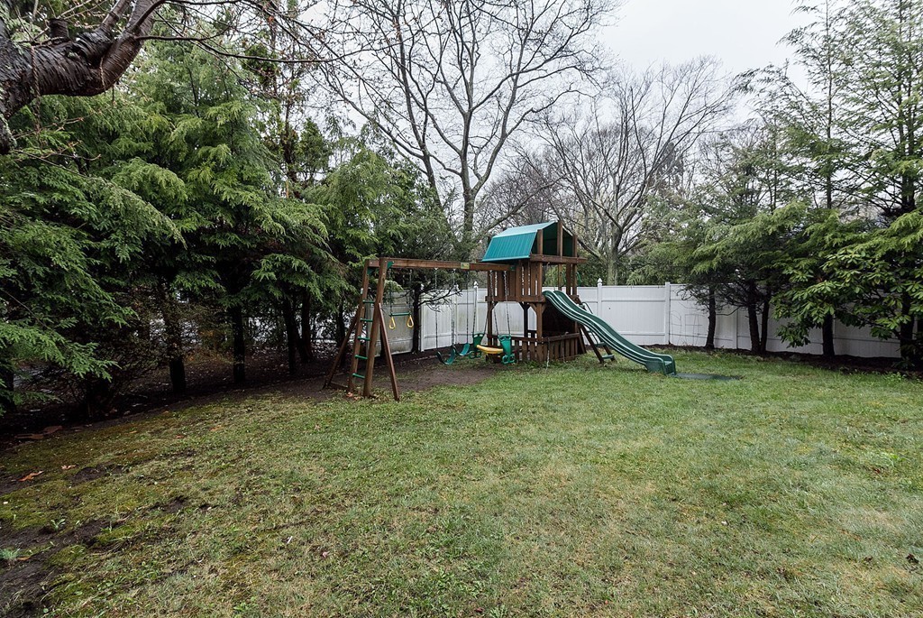 378 Russett Road Brookline, MA 02467 - Photo 26 of 29