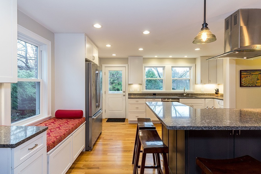 378 Russett Road Brookline, MA 02467 - Photo 6 of 29