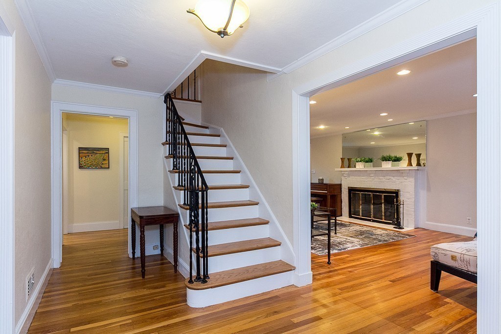 378 Russett Road Brookline, MA 02467 - Photo 10 of 29