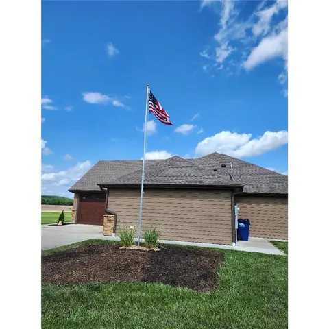 $749,000 | 1605 North 1037th Road, Lawrence, KS 66046