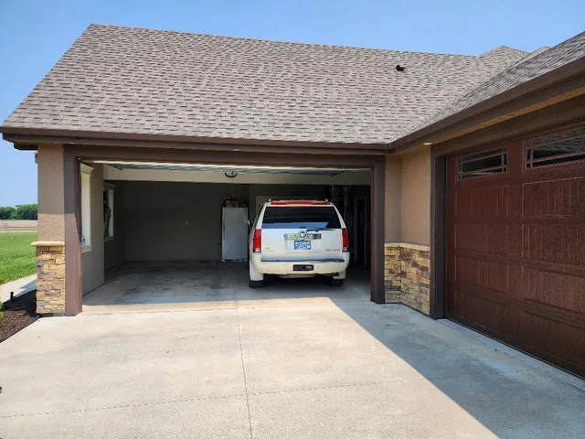 $749,000 | 1605 North 1037th Road, Lawrence, KS 66046