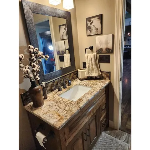 $749,000 | 1605 North 1037th Road, Lawrence, KS 66046