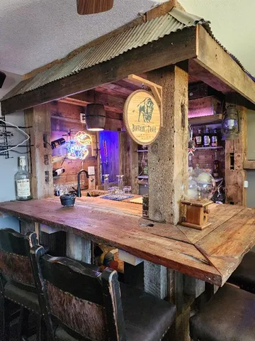 $749,000 | 1605 North 1037th Road, Lawrence, KS 66046