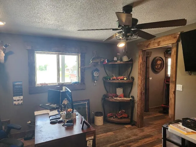 $749,000 | 1605 North 1037th Road, Lawrence, KS 66046