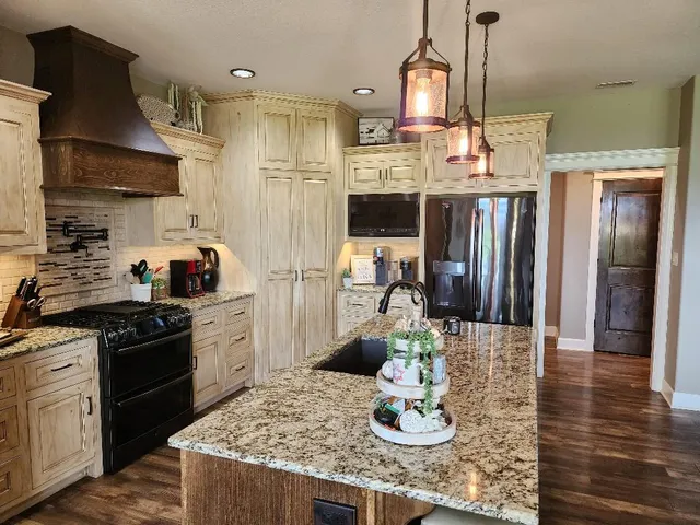 $749,000 | 1605 North 1037th Road, Lawrence, KS 66046