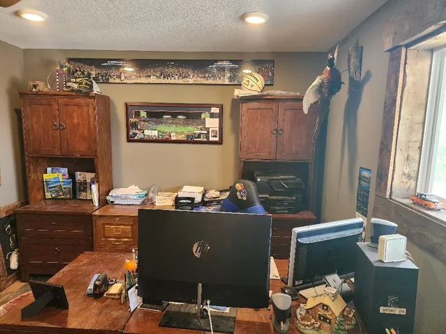 $749,000 | 1605 North 1037th Road, Lawrence, KS 66046