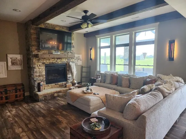 $749,000 | 1605 North 1037th Road, Lawrence, KS 66046