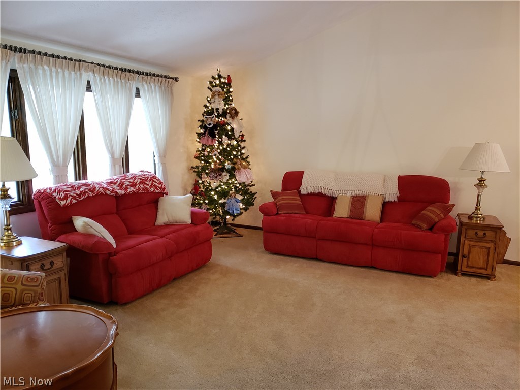 15565 Punderson Road Burton, OH 44021 - Photo 4 of 21 Gallery Image 4