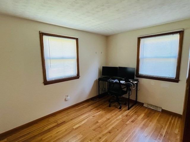 27 Westboro Road Marlborough, MA 01752 - Photo 12 of 20