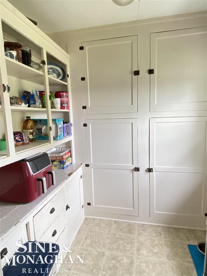 3846 Ravenswood Road Port Huron, MI 48060 - Photo 14 of 70 50077395-14.JPG