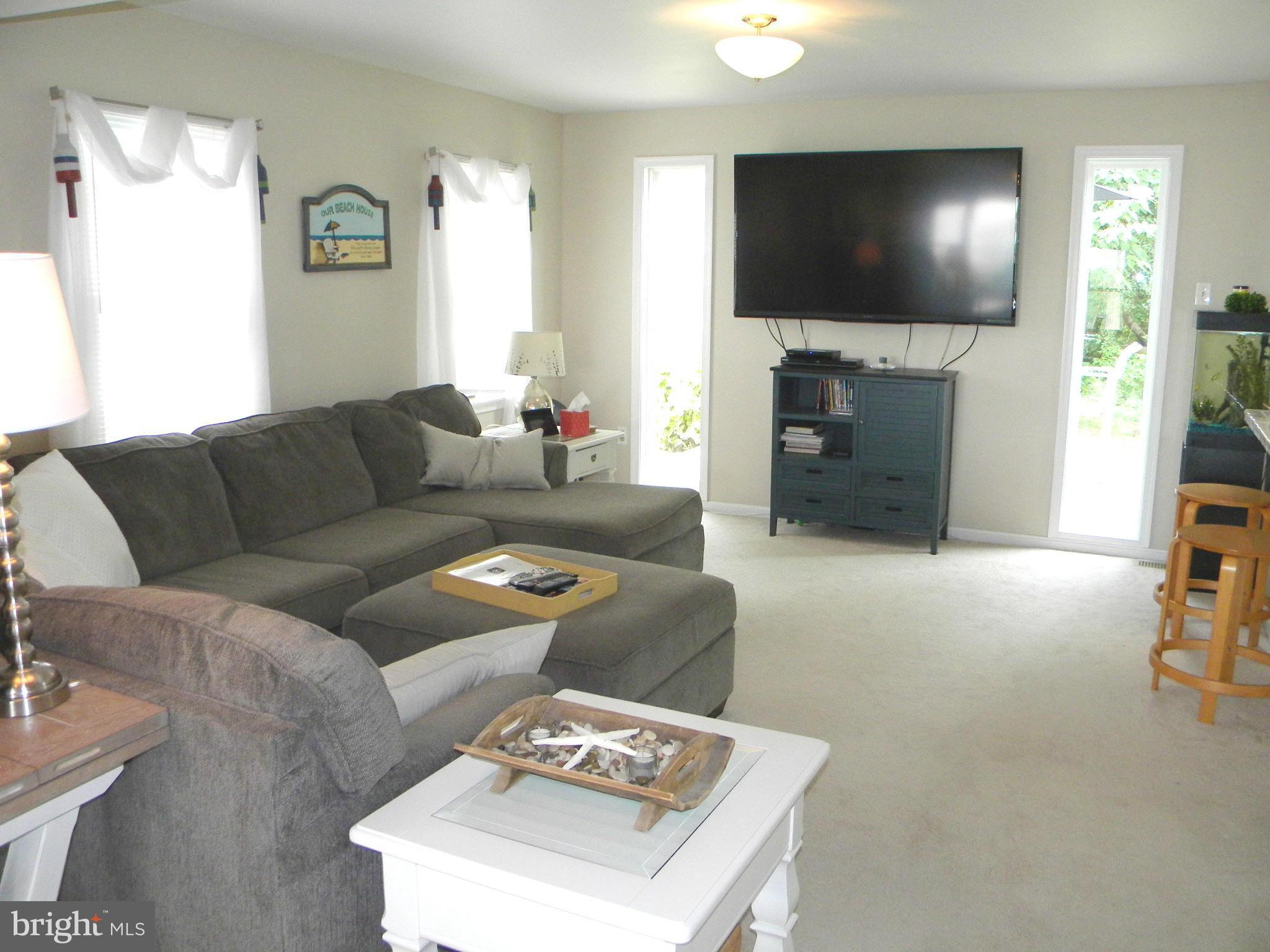2806 Ridge Road Huntingtown, MD 20639 - Photo 7 of 30 Living Room