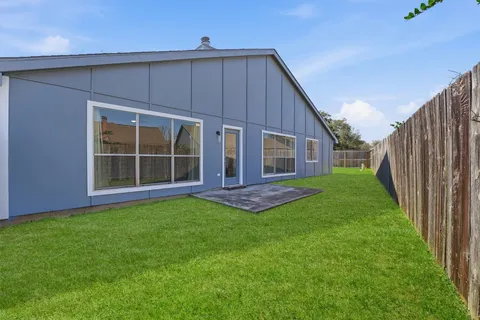 $332,000 | 2210 Trail W Street, Sugar Land, TX 77478