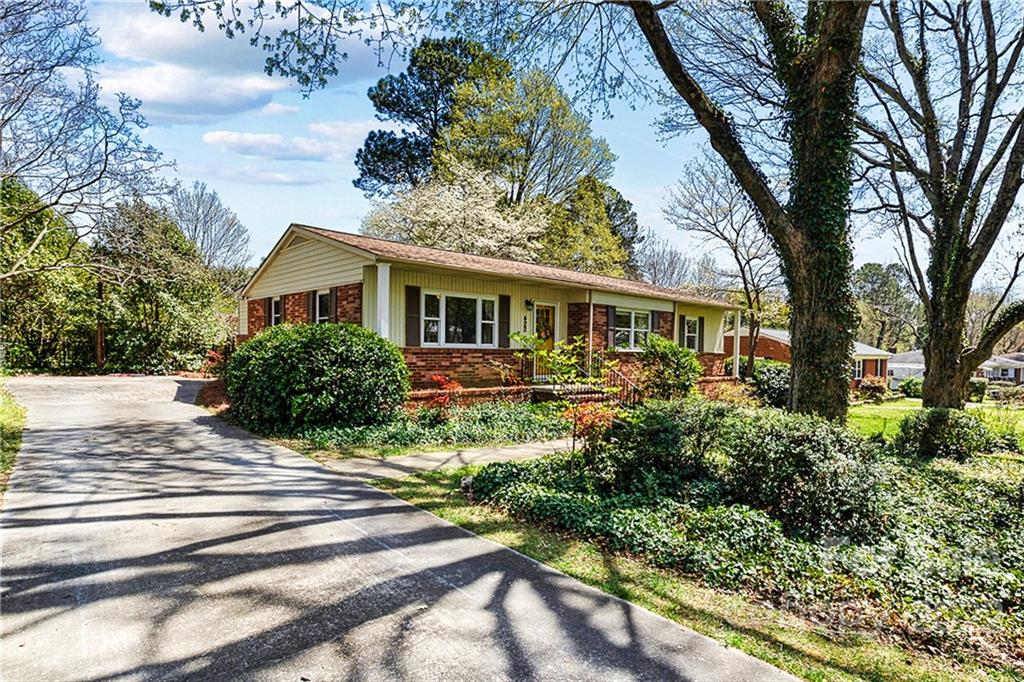 422 Fieldstone Road Mooresville, NC 28115 - Photo 2 of 36 a view of a house with a swimming pool