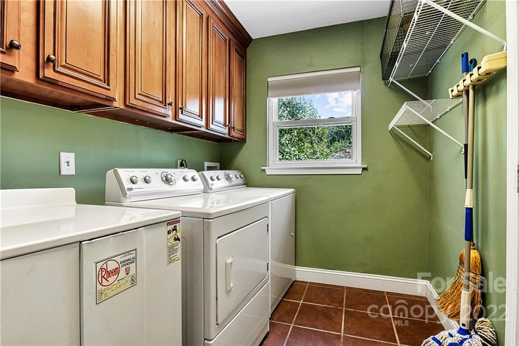 422 Fieldstone Road Mooresville, NC 28115 - Photo 23 of 36 a utility room with dryer and washer