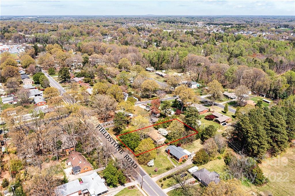 422 Fieldstone Road Mooresville, NC 28115 - Photo 35 of 36 an aerial view of residential houses with outdoor space