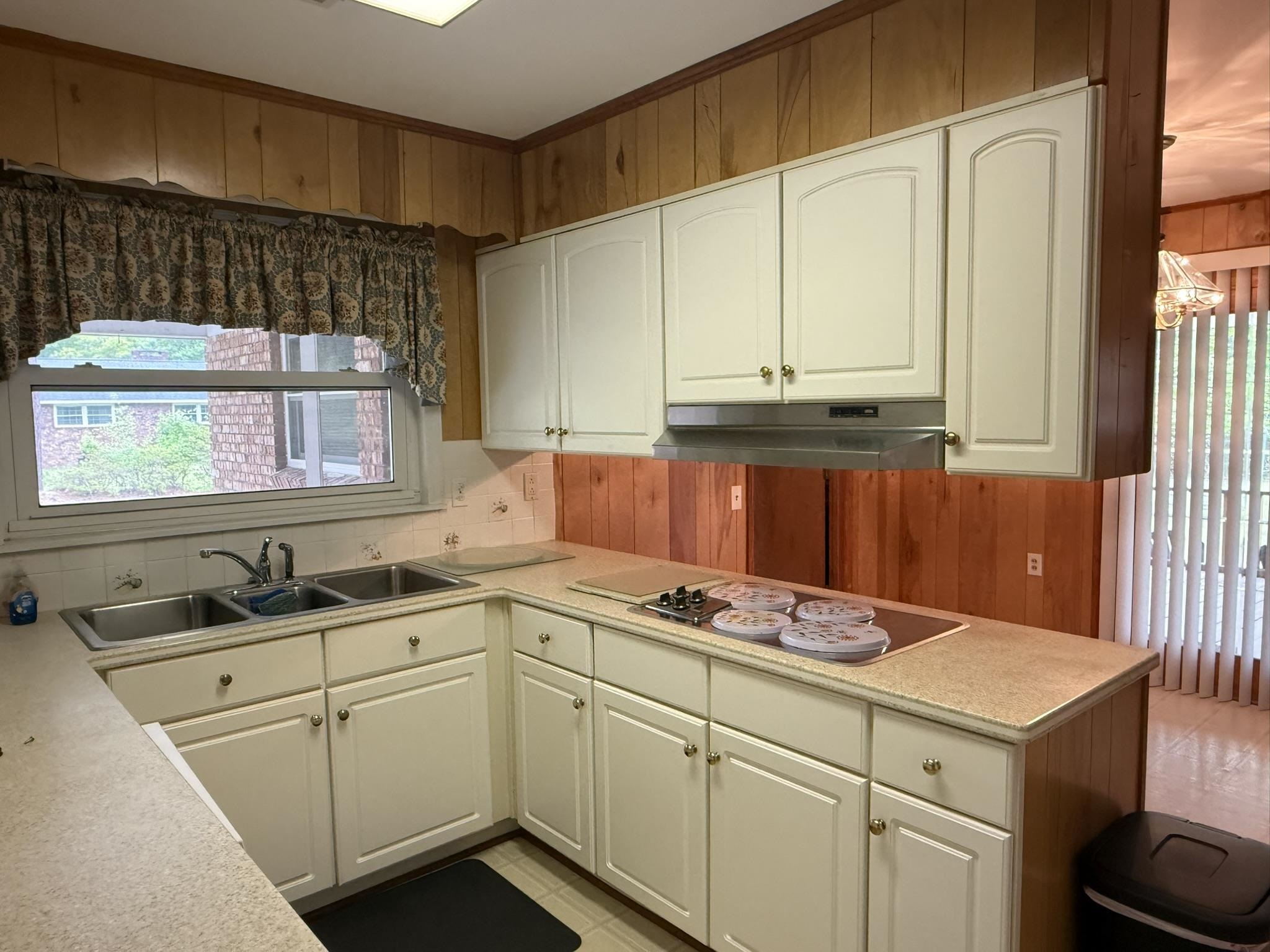 1109 Lucas Street Georgetown, SC 29440 - Photo 4 of 16