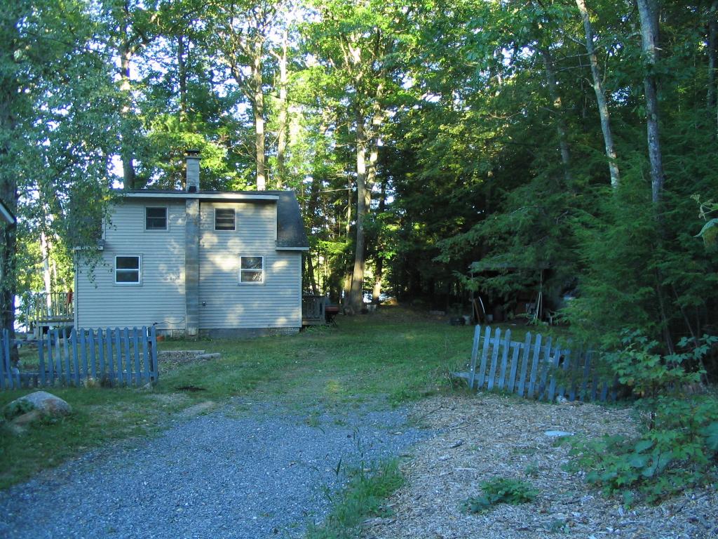 423 Chesham Road Harrisville, NH 03450 - Photo 2 of 5