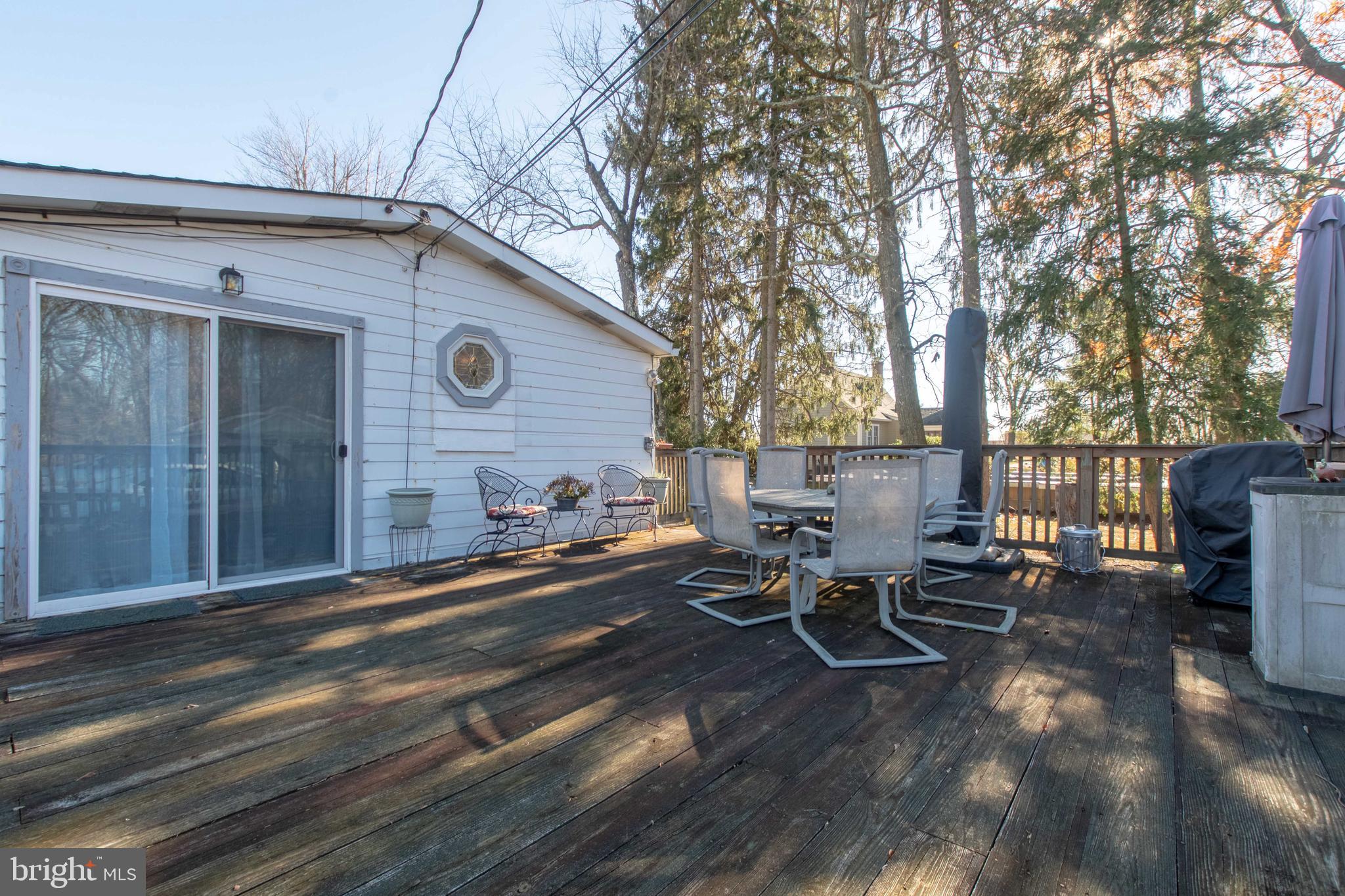 9408 Ridgely Avenue Baltimore, MD 21234 - Photo 26 of 28 Deck