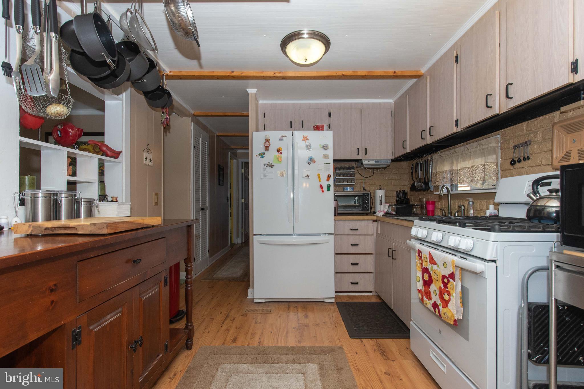 9408 Ridgely Avenue Baltimore, MD 21234 - Photo 6 of 28 Kitchen