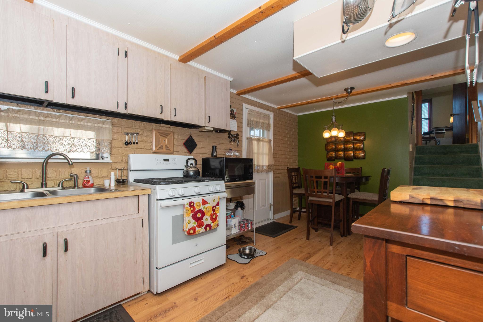 9408 Ridgely Avenue Baltimore, MD 21234 - Photo 7 of 28 Kitchen