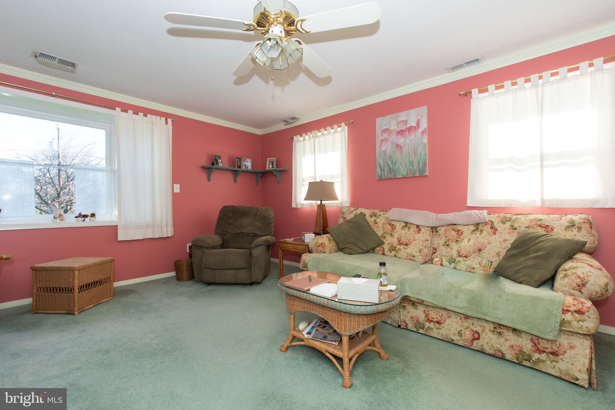 9408 Ridgely Avenue Baltimore, MD 21234 - Photo 9 of 28 Family Room