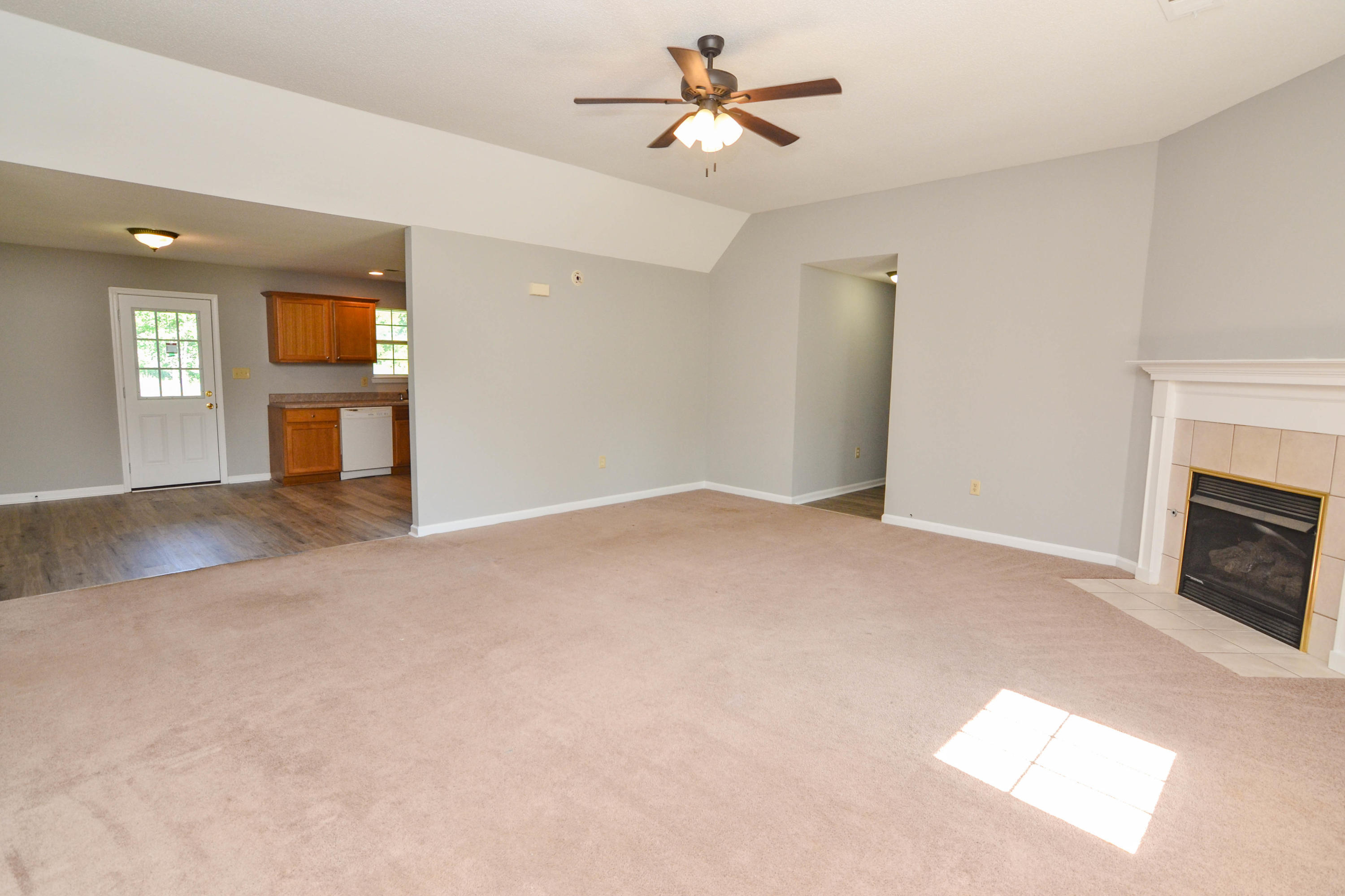 1507 North Red Banks Road Red Banks, MS 38661 - Photo 3 of 17 Family-Sized Great Room