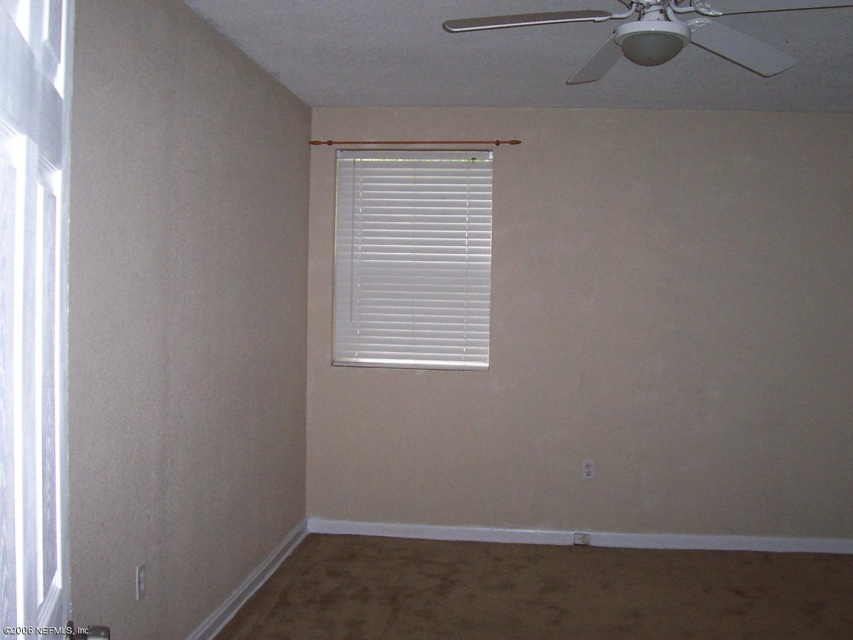 246 Glynlea Road Jacksonville, FL 32216 - Photo 8 of 11 room