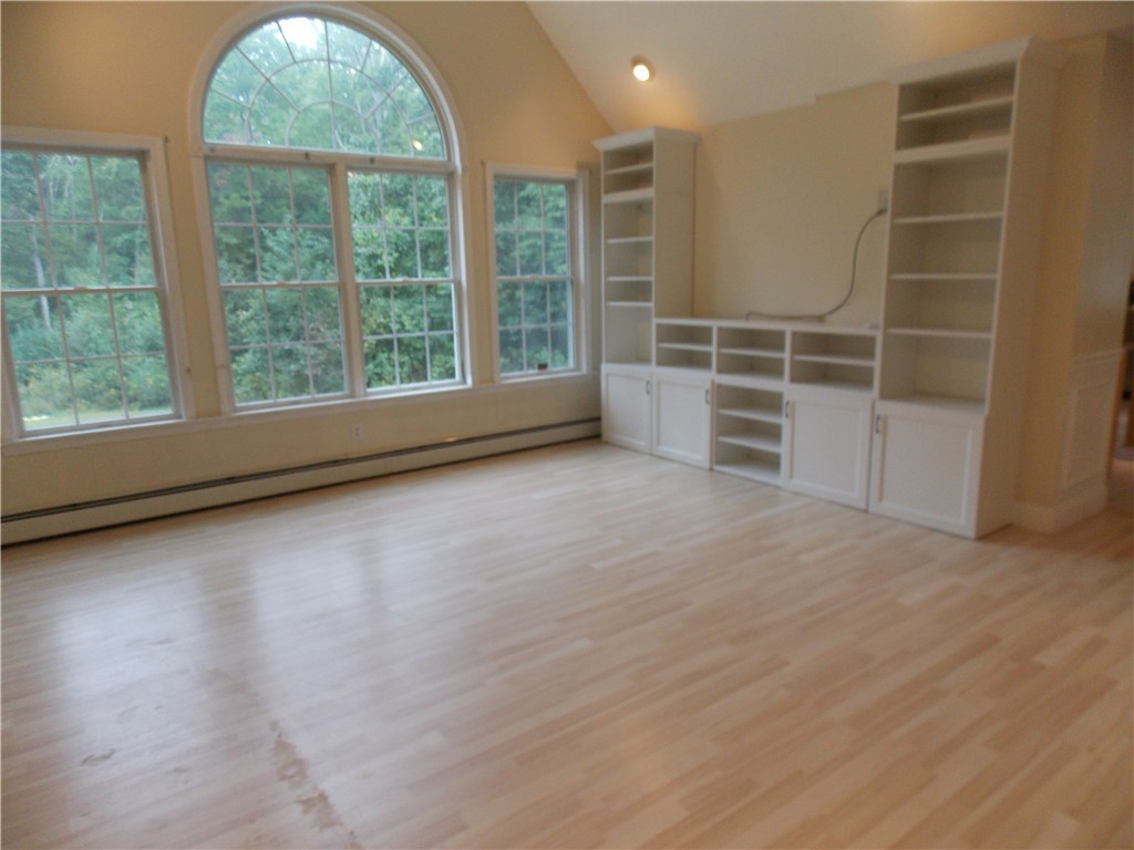 285 Whipple Road Burrillville, RI 02859 - Photo 4 of 27