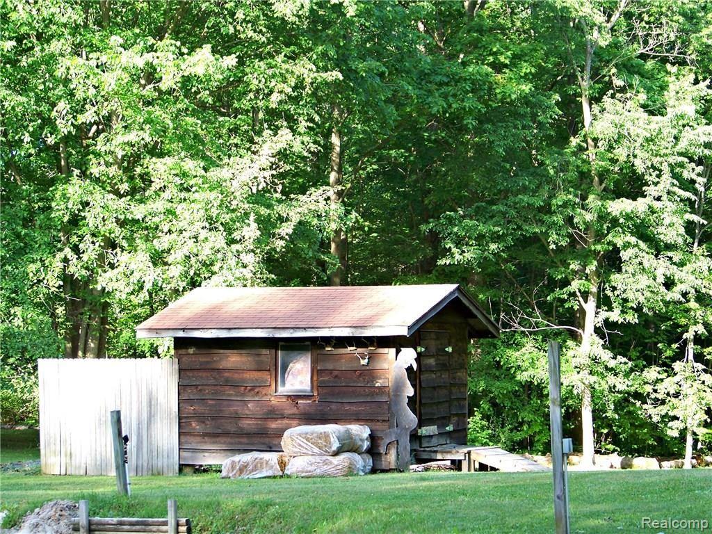 5612 Jefferson Road North Branch, MI 48461 - Photo 14 of 17 shed.jpg