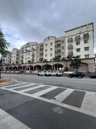 $2,800 | 5271 Southwest 8th Street, Unit 305, Miami, FL 33134