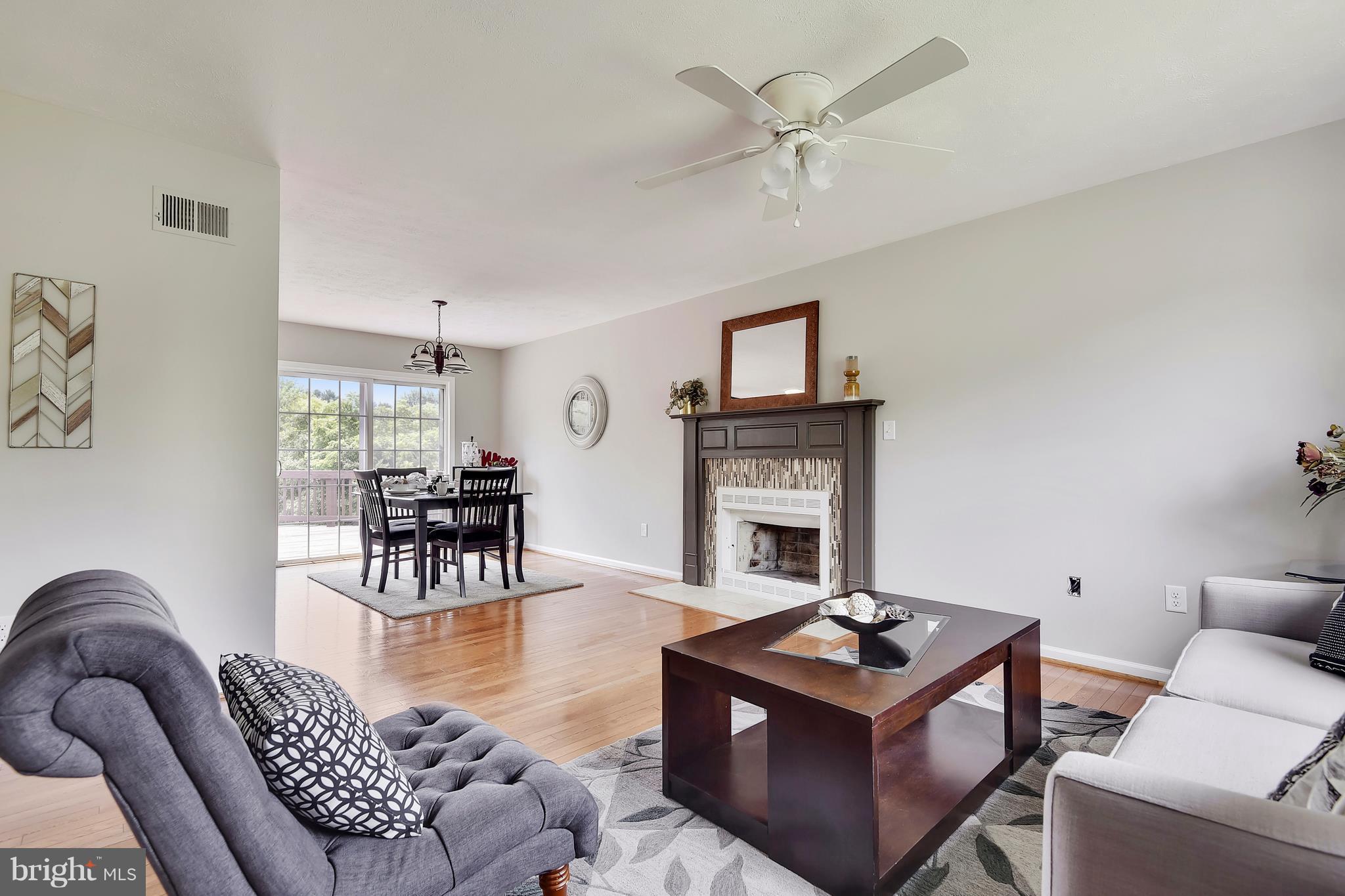 3833 Dakota Road Hampstead, MD 21074 - Photo 5 of 29 Living Room