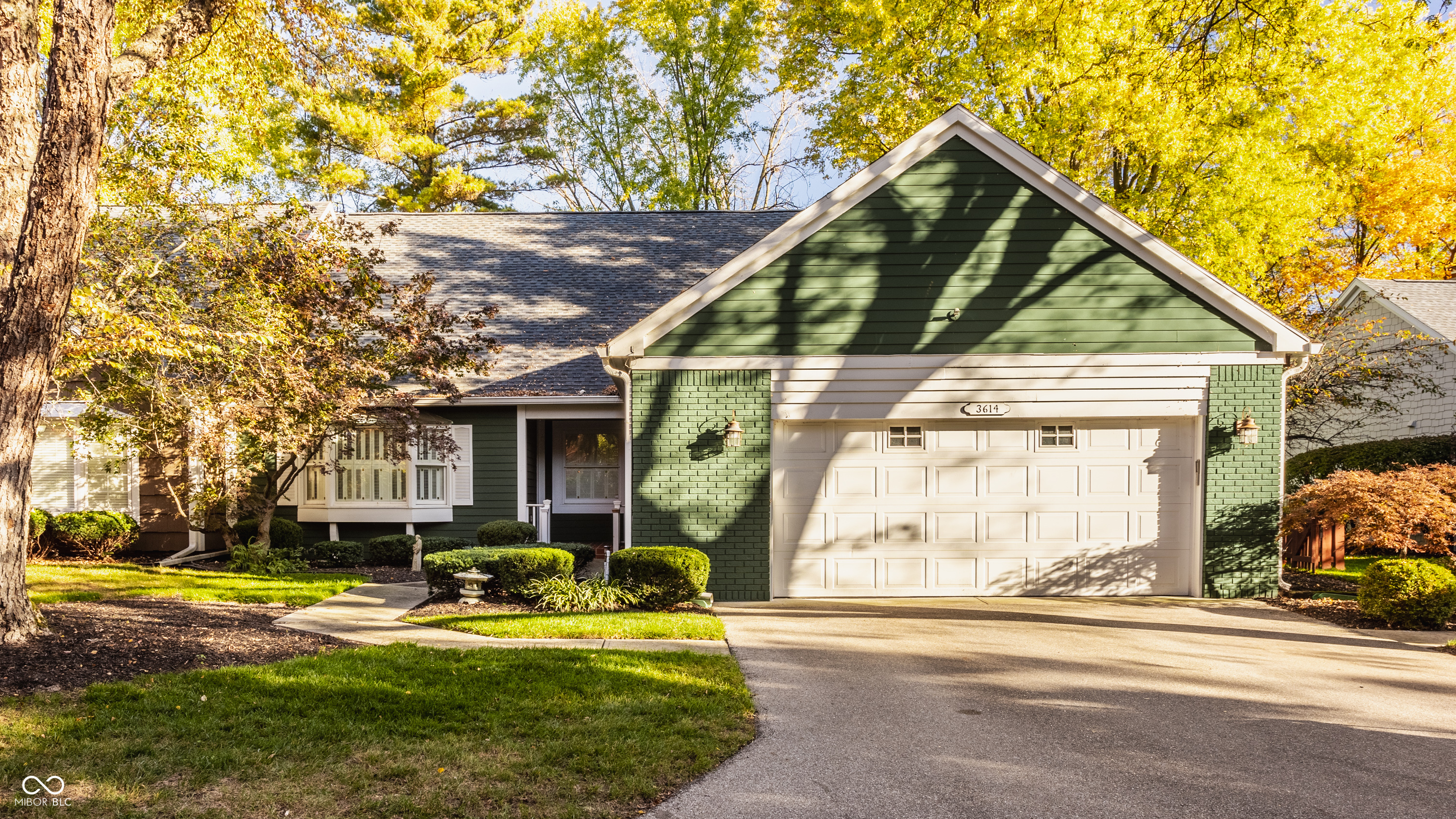 3614 Bay Rd S Drive Indianapolis, IN 46240 - Photo 2 of 40