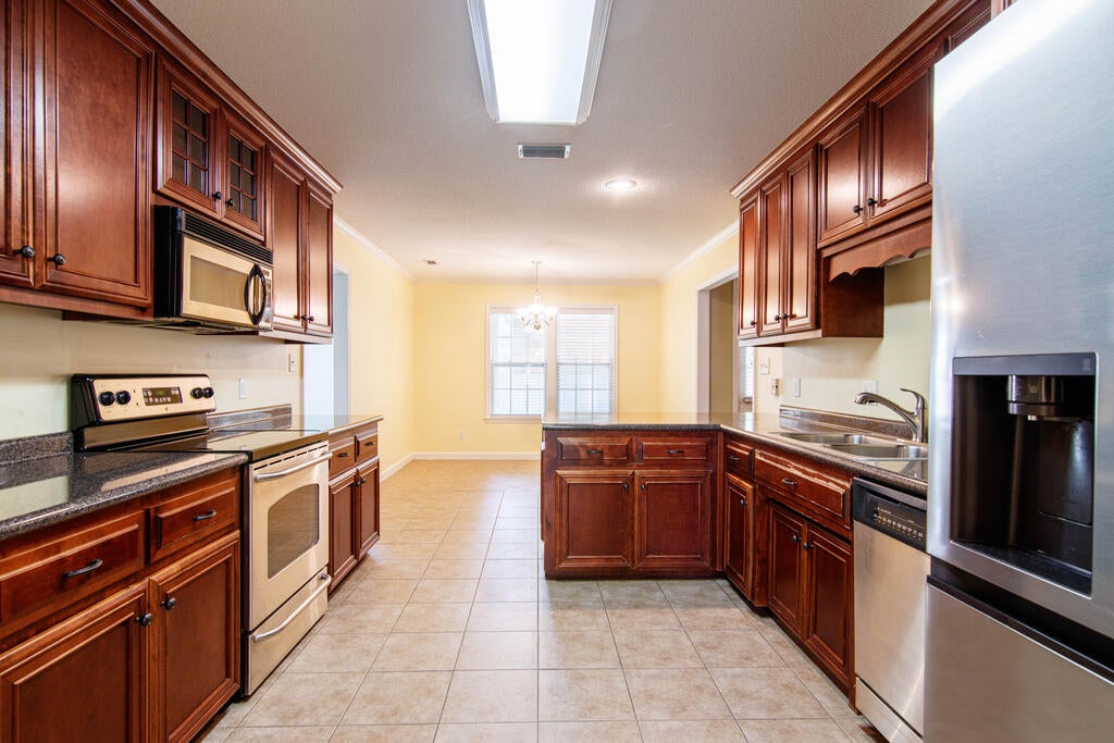 4022 Applecross Road Valdosta, GA 31605 - Photo 9 of 37 Gallery Image 9