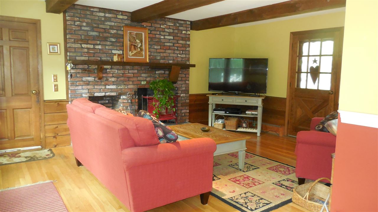 14 Holt Road Amherst, NH 03031 - Photo 13 of 40