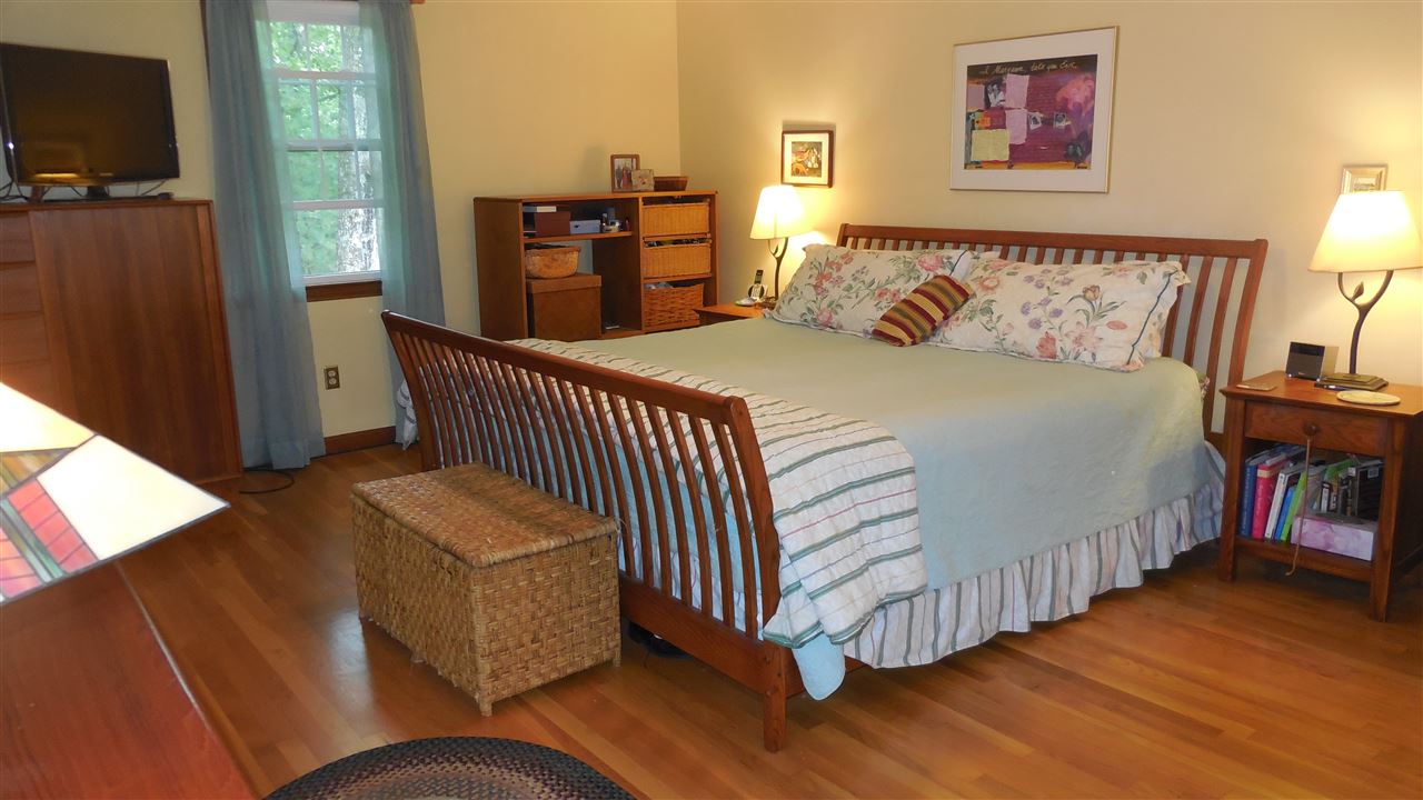 14 Holt Road Amherst, NH 03031 - Photo 26 of 40