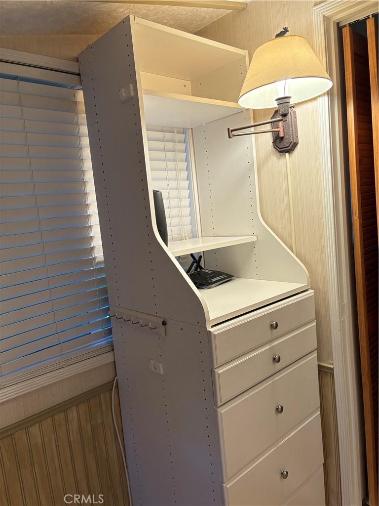 743 Woodland Road Crestline, CA 92325 - Photo 34 of 57 a close view of a bathroom