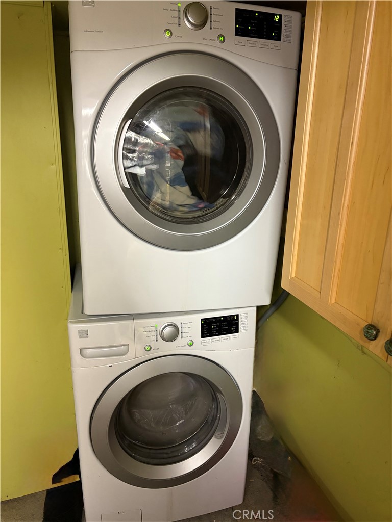 743 Woodland Road Crestline, CA 92325 - Photo 57 of 57 a utility room with dryer and washer