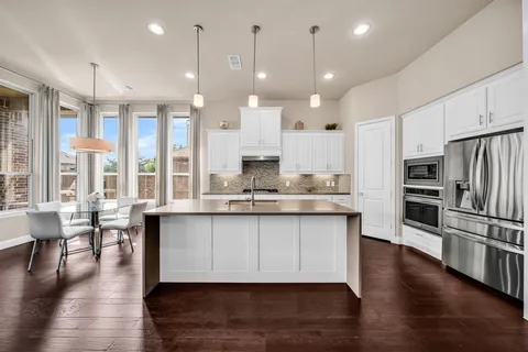 $749,500 | 431 Fawn Mist Drive, Prosper, TX 75078