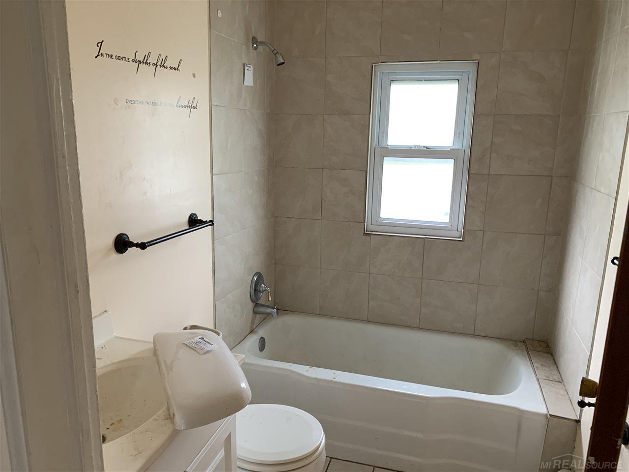 24386 Middlebelt Road New Boston, MI 48164 - Photo 11 of 18 Gallery Image 11